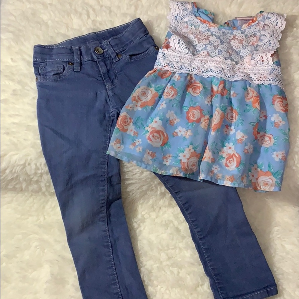 Floral blouse with skinny jeans